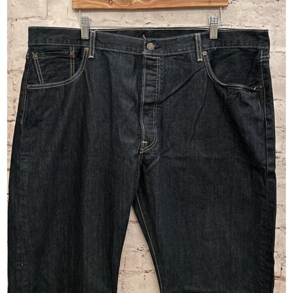 Levis 501 Original Fit Jeans Straight Leg Button Fly 100% Cotton Dark Wash 42x32 - Picture 2 of 4